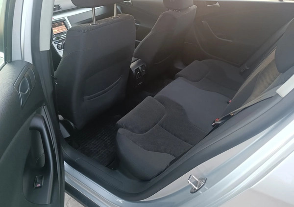 Volkswagen Passat cena 18500 przebieg: 301700, rok produkcji 2009 z Brzostek małe 92